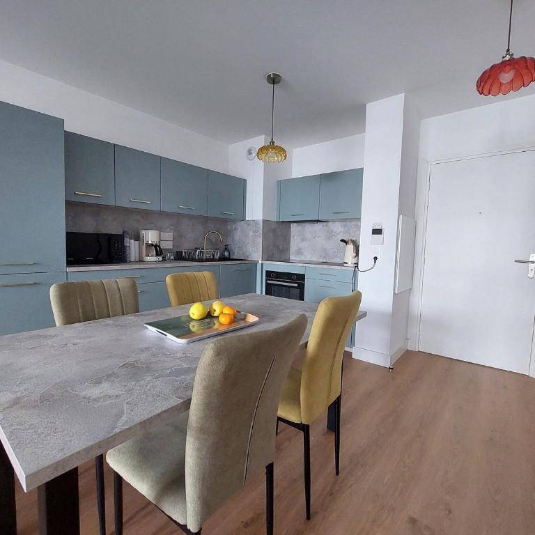 Appartement à 2 pas de la plage avec parking à Royan - FR-1-550-90 - Appartamento - 4