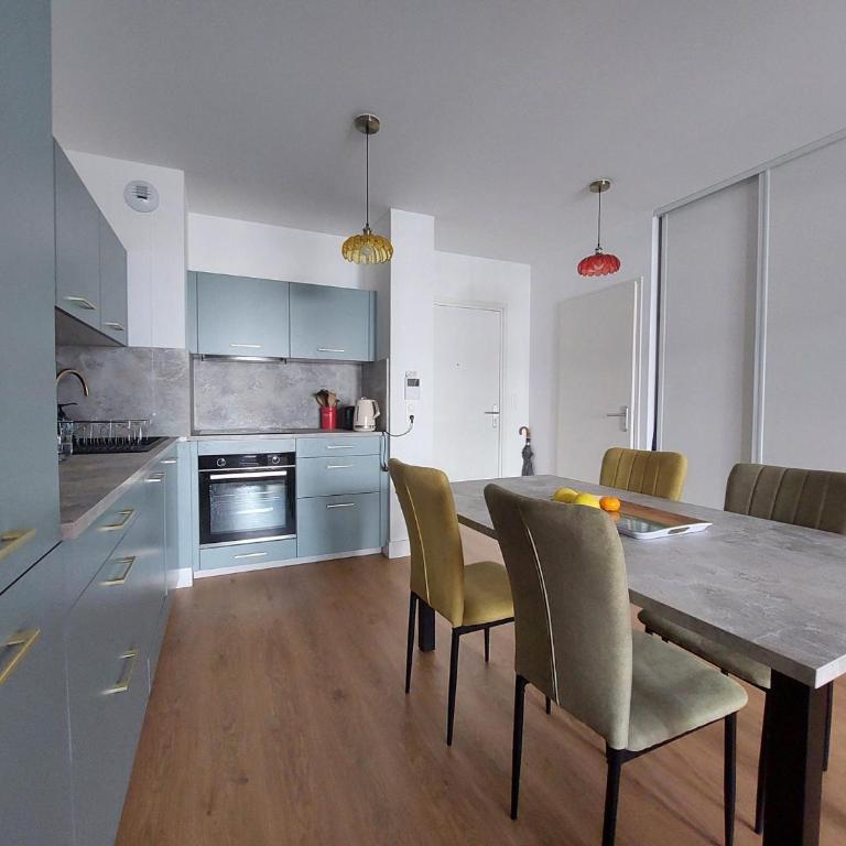Appartement à 2 pas de la plage avec parking à Royan - FR-1-550-90 - Appartamento - 7
