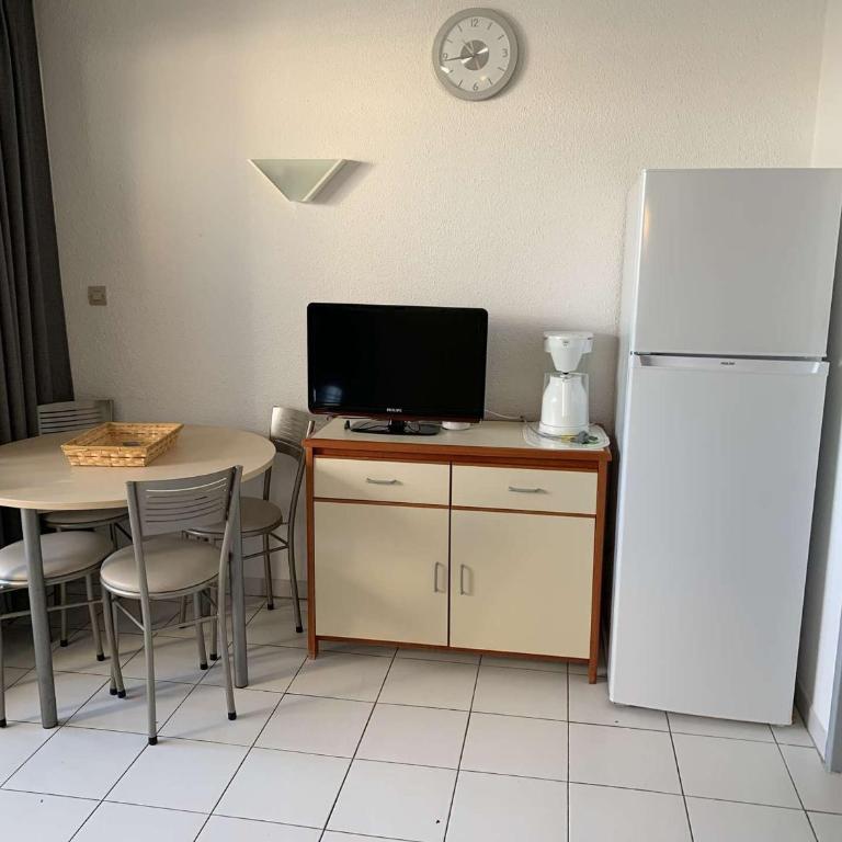 Appartement 2 Pièces avec Terrasse et Parking à 50m Plage - Port Camargue - FR-1-731-136 - Apartment - 5
