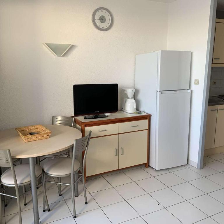 Appartement 2 Pièces avec Terrasse et Parking à 50m Plage - Port Camargue - FR-1-731-136 - Apartment - 6