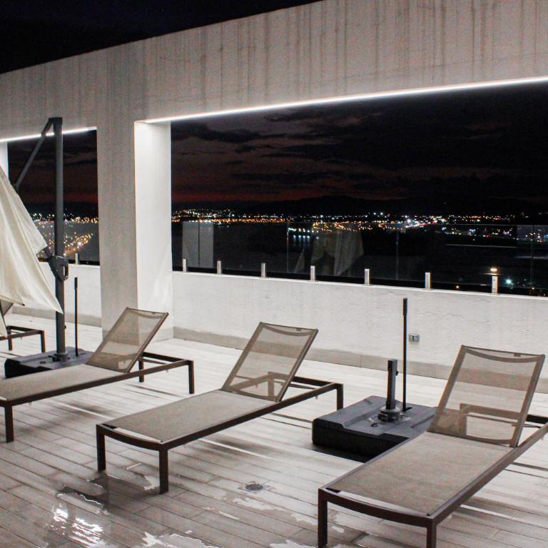 Depa de 3 habitaciones, piso alto, vista a la ciudad, piscina y gym - Apartamento de 1 dormitorio - 52