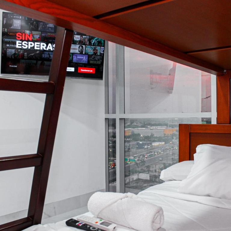 Depa de 3 habitaciones, piso alto, vista a la ciudad, piscina y gym - Apartamento de 1 dormitorio - 73