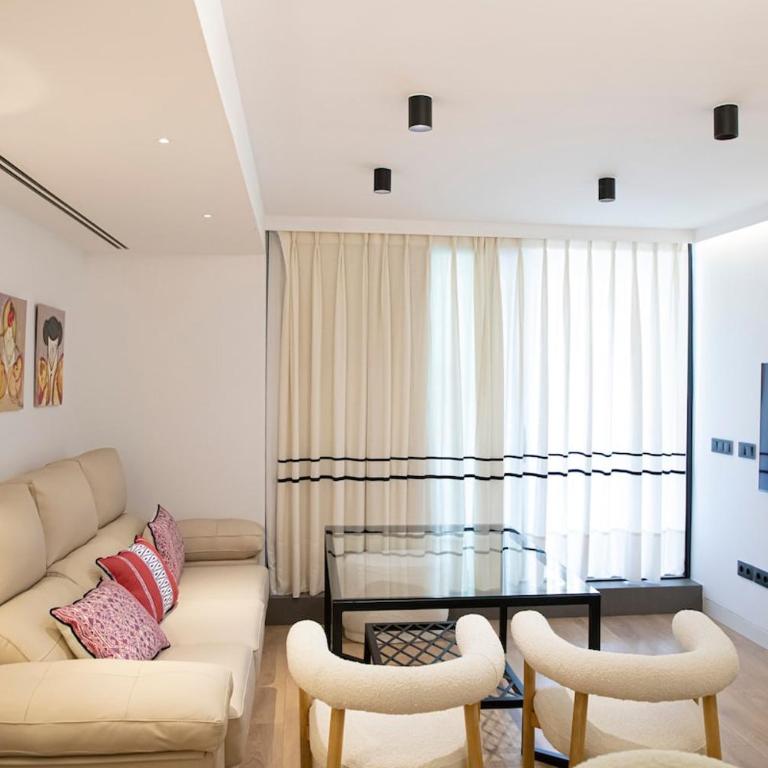 San Pablo 1 De Lujo - Apartamento Deluxe de 2 dormitorios con balcón - 3