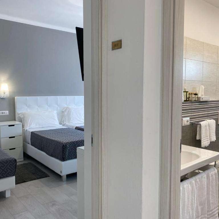 Hotel Raffaelli Villa Angela - Camera Familiare con Terrazza - 1