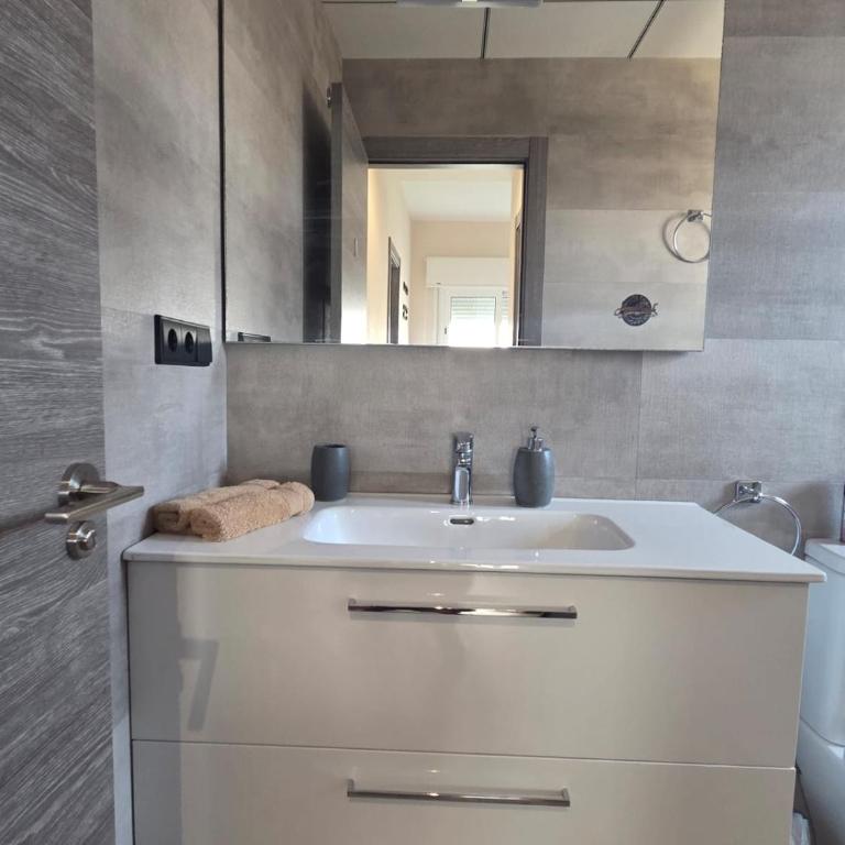 Very beautiful appartment en El Campello, close to the beach - Apartamento de 1 dormitorio - 28