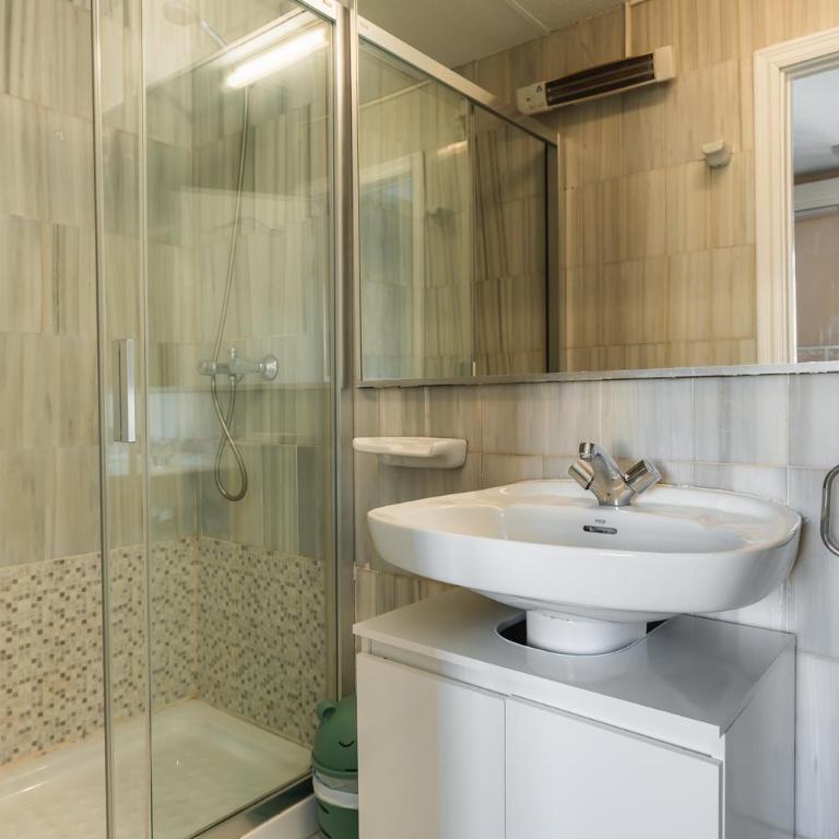 tuGuest Elvira II - One-Bedroom Apartment - 7