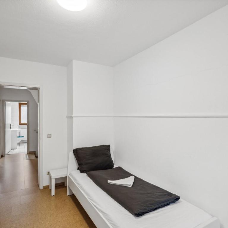 Monteurswohnungen in Augsburg und Umgebung - Five-Bedroom House - 11