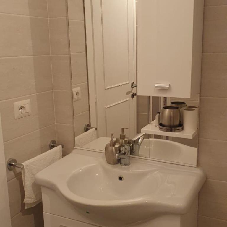 Bella Roma Stay - Two-Bedroom Apartment - 19