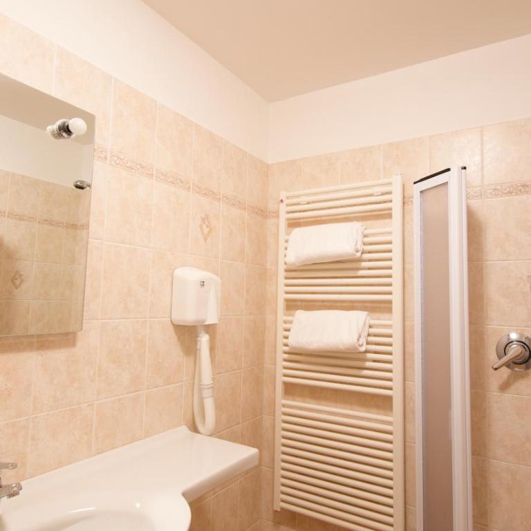 Albergo Ristoro Sitten - 2300 mt - Camera Superior con Vista Montagna - 7