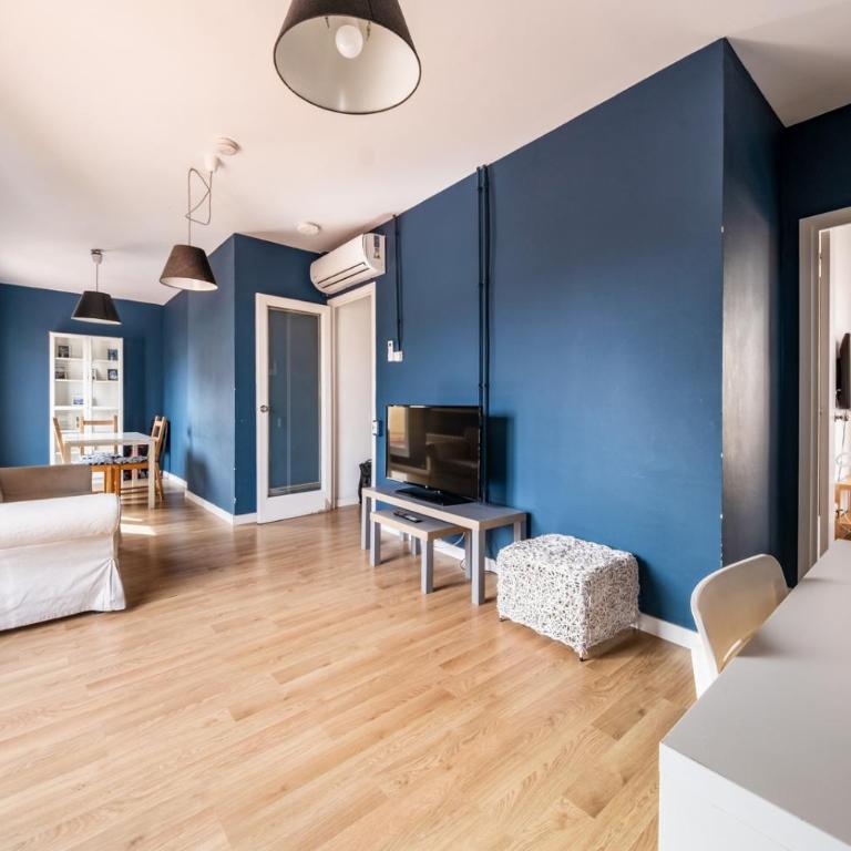 AinB Barcelona Sants Apartments - Apartment with Terrace - 4