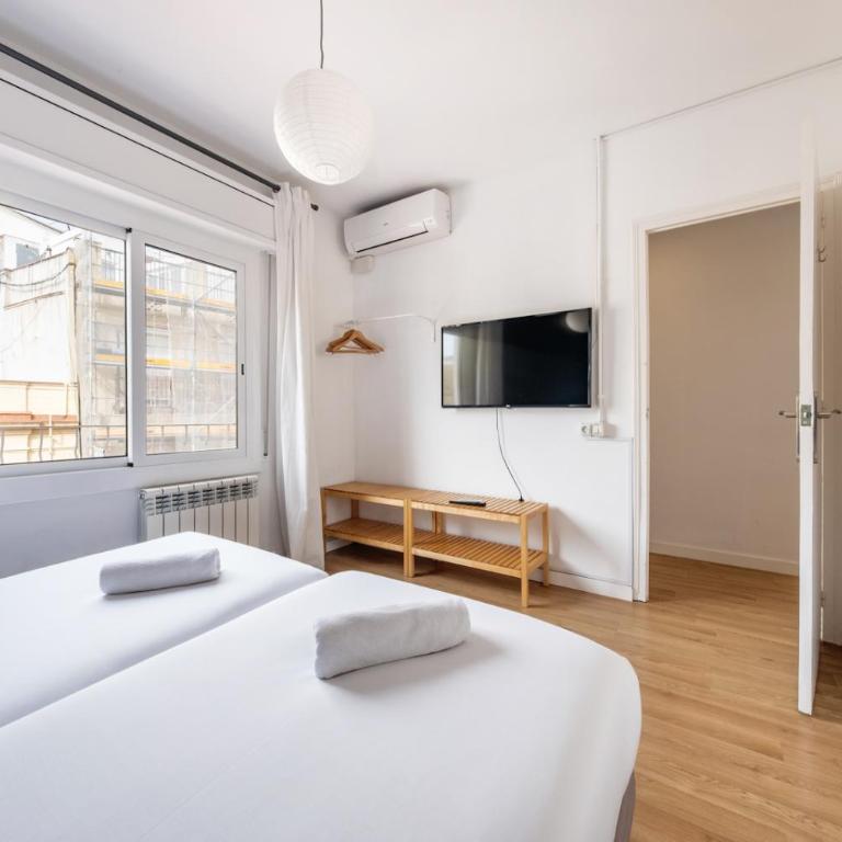 AinB Barcelona Sants Apartments - Apartment with Terrace - 7