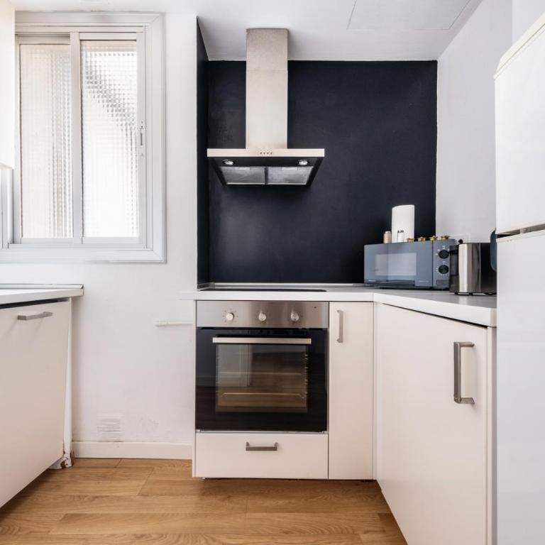AinB Barcelona Sants Apartments - Apartment with Terrace - 24
