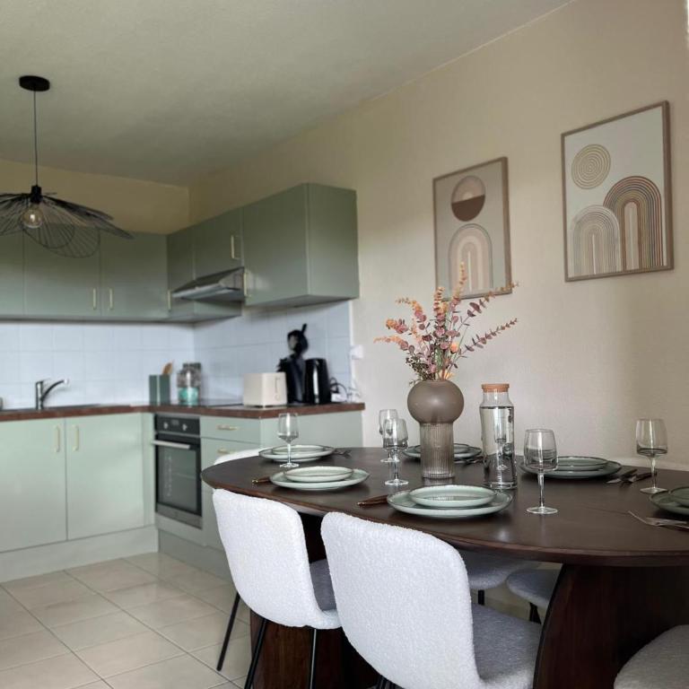 Nice french Riviera, parking gratuit, Tram L1 AU PIED de l'immeuble - Appartement 2 Chambres - 1