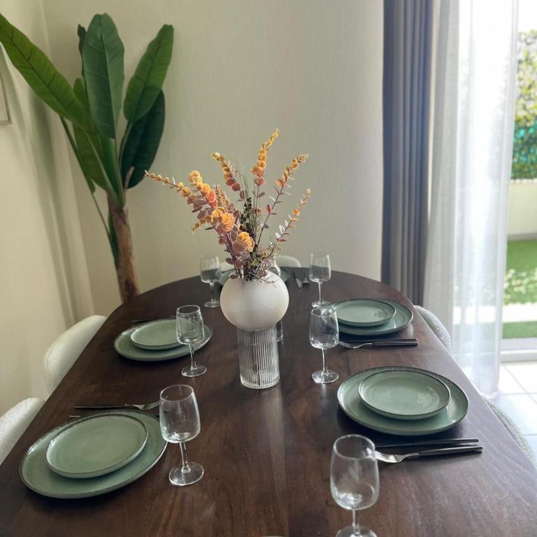 Nice french Riviera, parking gratuit, Tram L1 AU PIED de l'immeuble - Appartement 2 Chambres - 6
