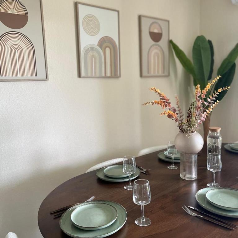 Nice french Riviera, parking gratuit, Tram L1 AU PIED de l'immeuble - Appartement 2 Chambres - 3