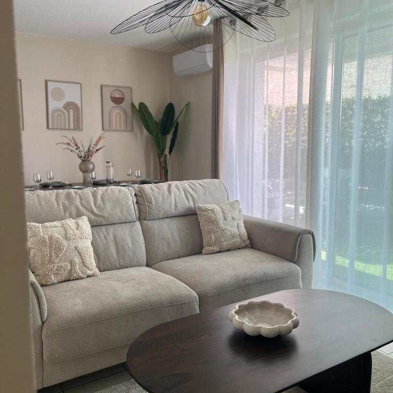 Nice french Riviera, parking gratuit, Tram L1 AU PIED de l'immeuble - Appartement 2 Chambres - 9