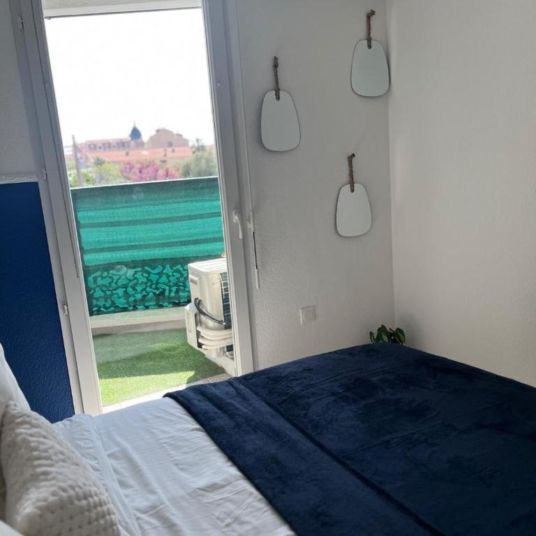 Nice french Riviera, parking gratuit, Tram L1 AU PIED de l'immeuble - Appartement 2 Chambres - 17