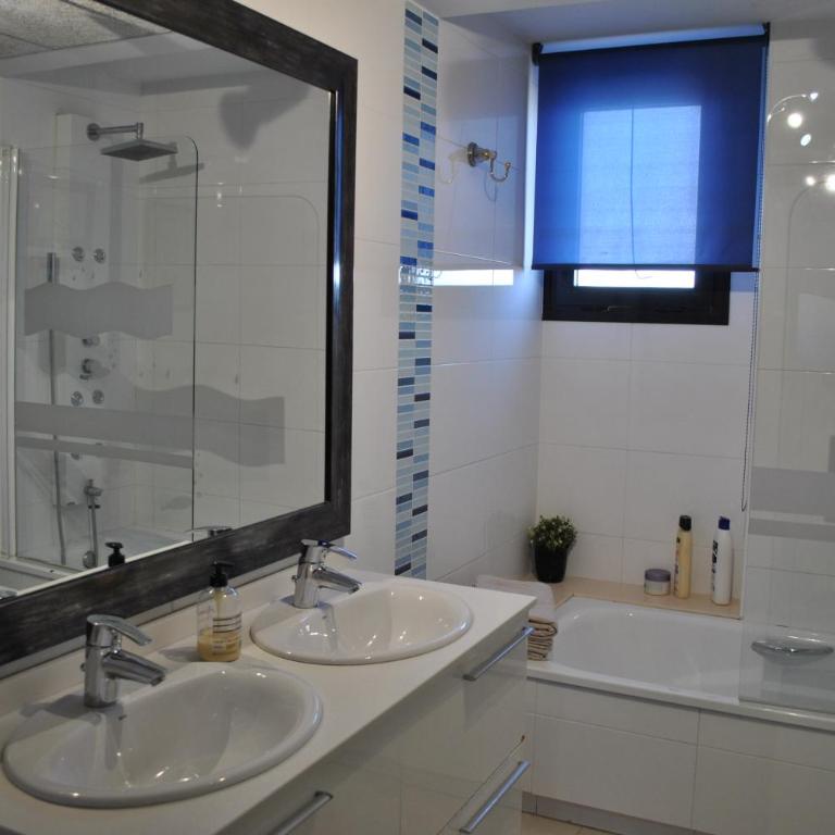RelaxUp Apartment Patacona Beach - Two-Bedroom Apartment with Terrace and Sea View - 15