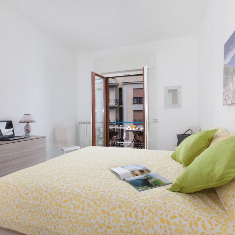 Lux Fabulous Sorento - Three-Bedroom Apartment - 19