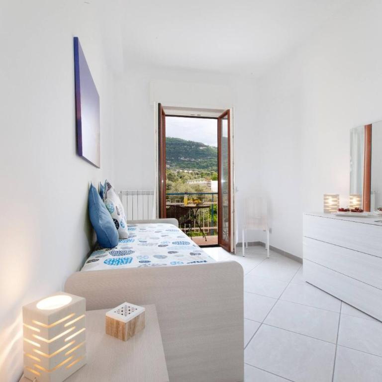 Lux Fabulous Sorento - Three-Bedroom Apartment - 22