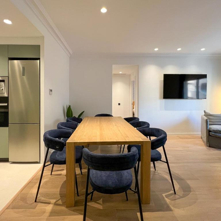 Stay U-nique Apartments Balmes II - Four-Bedroom Apartment - 13