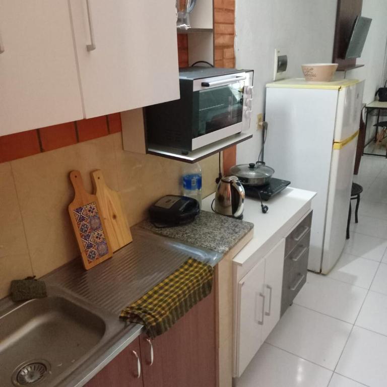 Monoambiente con muebles - Apartamento de 1 dormitorio - 2