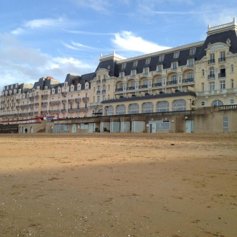 Charmant T2 à 2 min de la mer, avec Jardin Privé et clôturé, Parking, à proximité du Centre-Ville - One-Bedroom Apartment - 18