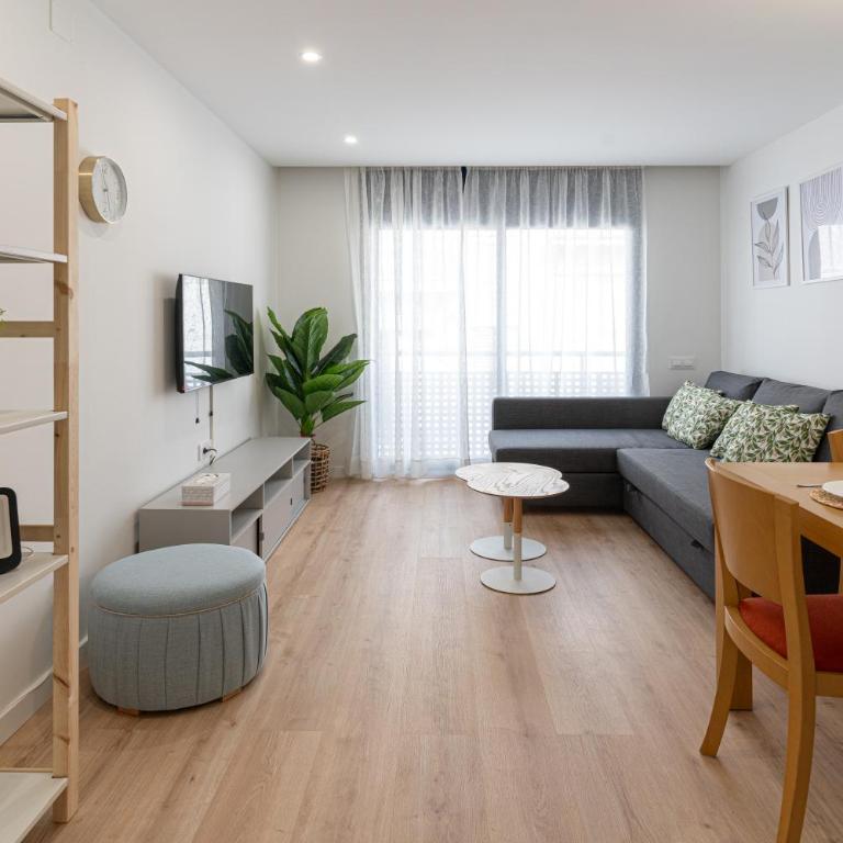 Acogedor apartamento en Camp Nou - Two-Bedroom Apartment - 1