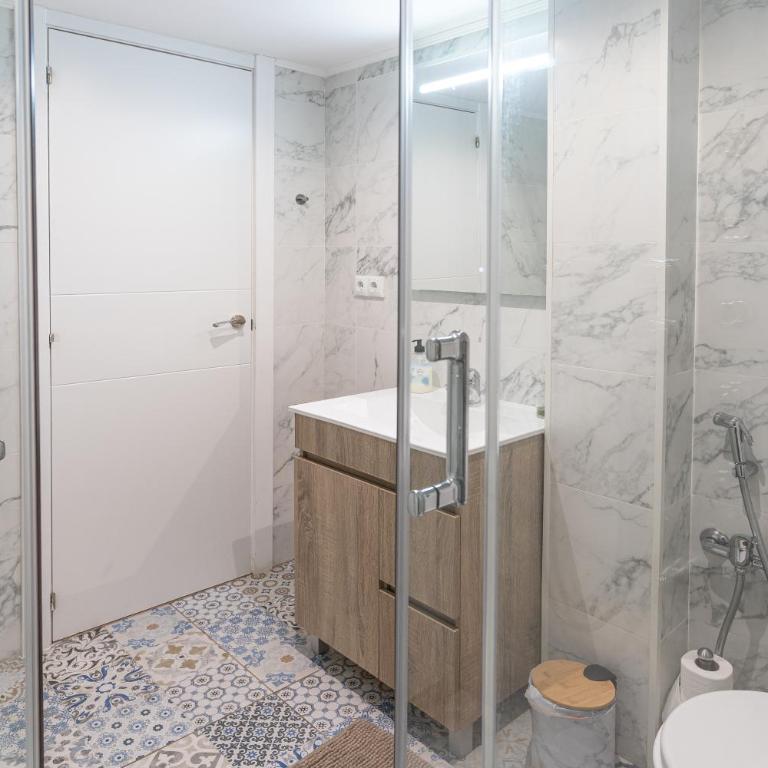 Hermoso apartamento en el centro - Three-Bedroom Apartment - 19