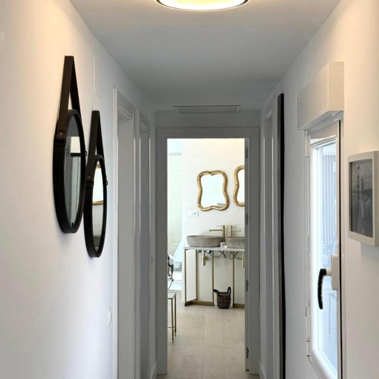 Modern and comfy apartment near Bernabeu sleeps 6 people - Three-Bedroom Apartment - 14