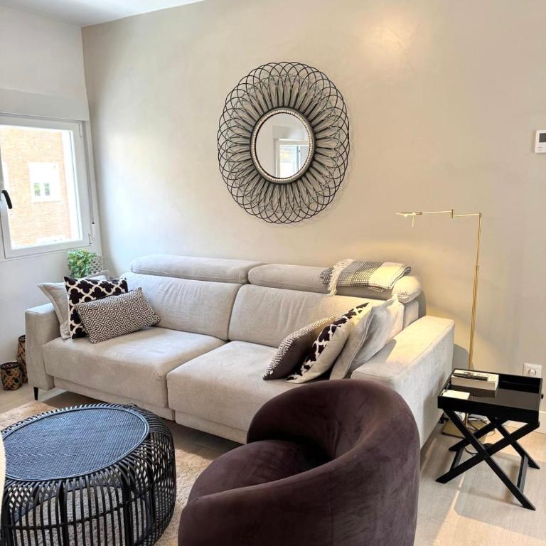 Modern and comfy apartment near Bernabeu sleeps 6 people - Three-Bedroom Apartment - 2