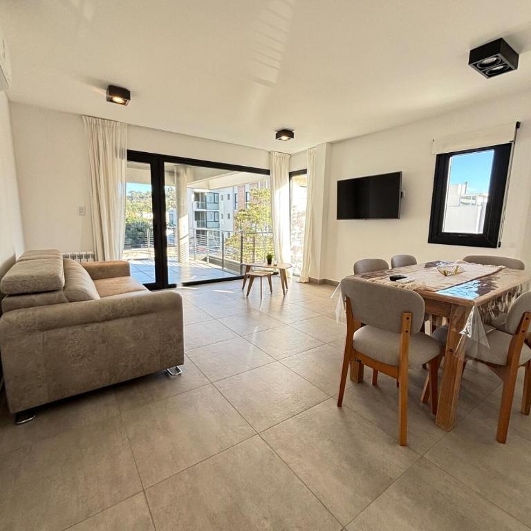 Depto céntrico de calidad con parrilla y cochera - Apartamento de 2 dormitorios con vistas a la montaña - 23