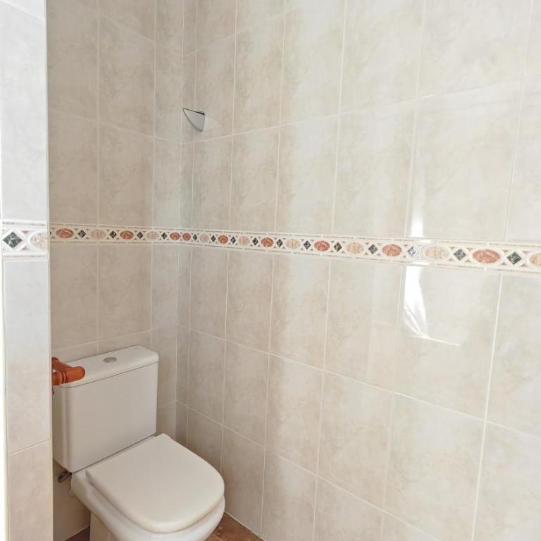 Apartamento en primera línea de playa con solarium, gran terraza acristalada y 2 piscinas - Apartamento de 2 dormitorios con vistas al mar - 19