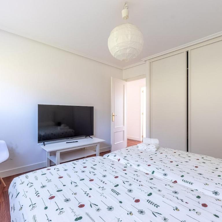 Exclusiva Terraza y parking a 5 min de Bilbao - Two-Bedroom Apartment - 12