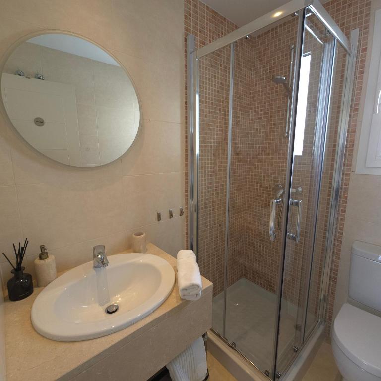 Superior Golf and Holiday Penthouse in Costa del Sol - Two-Bedroom Apartment - 21