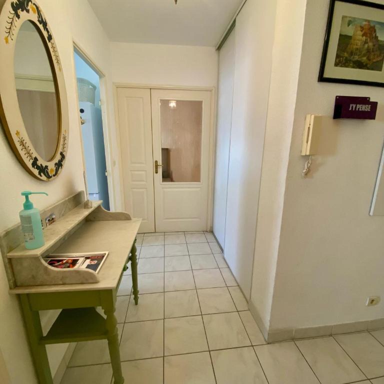 Spacieux T2 au Rives du Lez, Parking, proche Gares et Centre ville - One-Bedroom Apartment - 11
