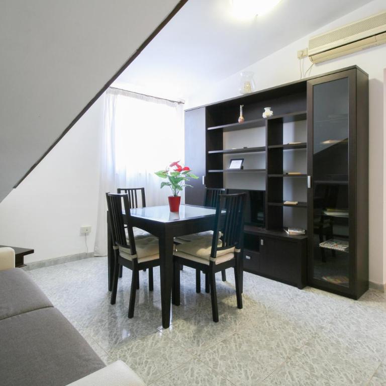 Attico Intimo ed Accogliente - Fiumicino Airport - Appartamento con 1 Camera da Letto - 1