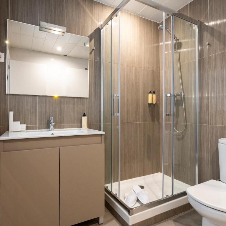 Sweett - Casa Bailen - Two-Bedroom Apartment - 8