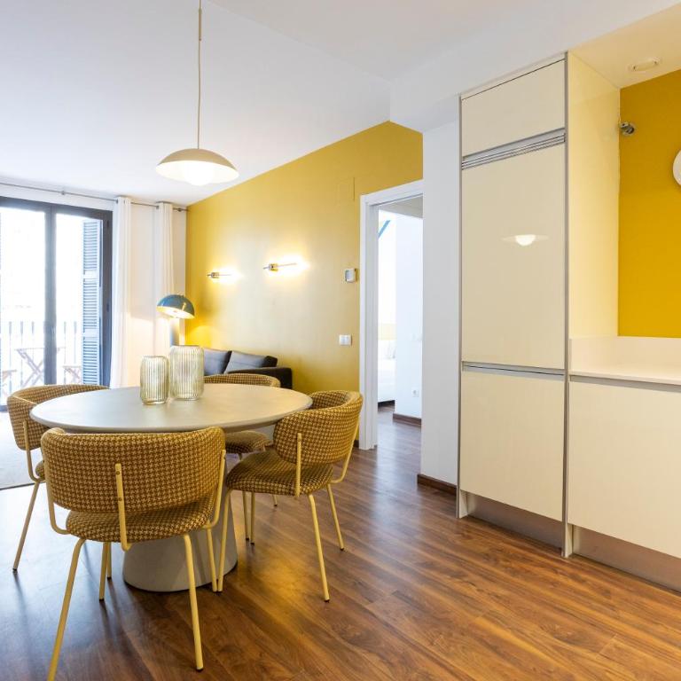 Sweett - Casa Bailen - Two-Bedroom Apartment - 9