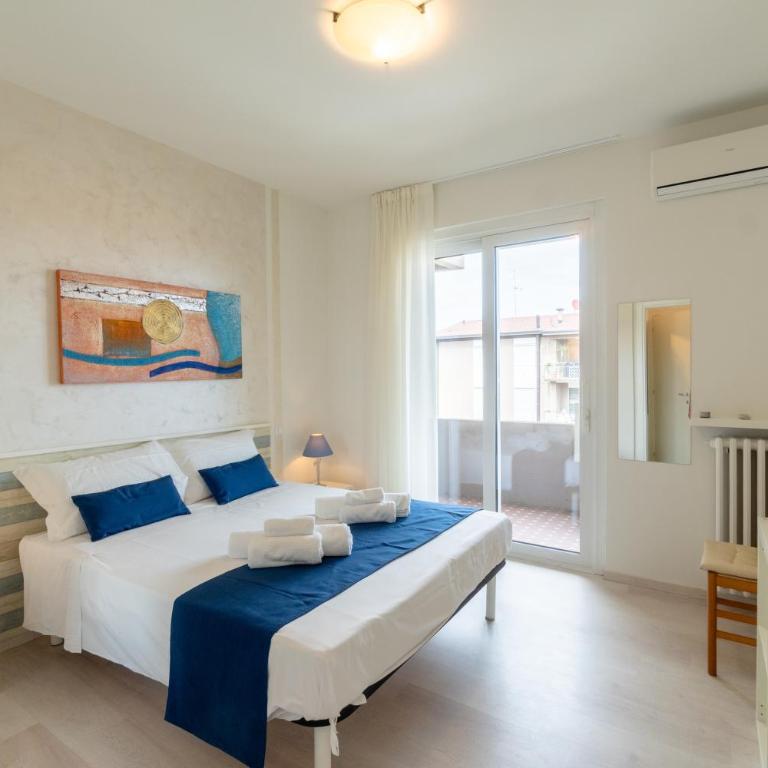Iris - Two-Bedroom Apartment - 17