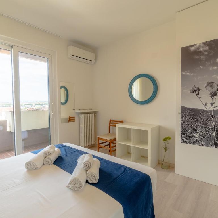 Iris - Two-Bedroom Apartment - 3