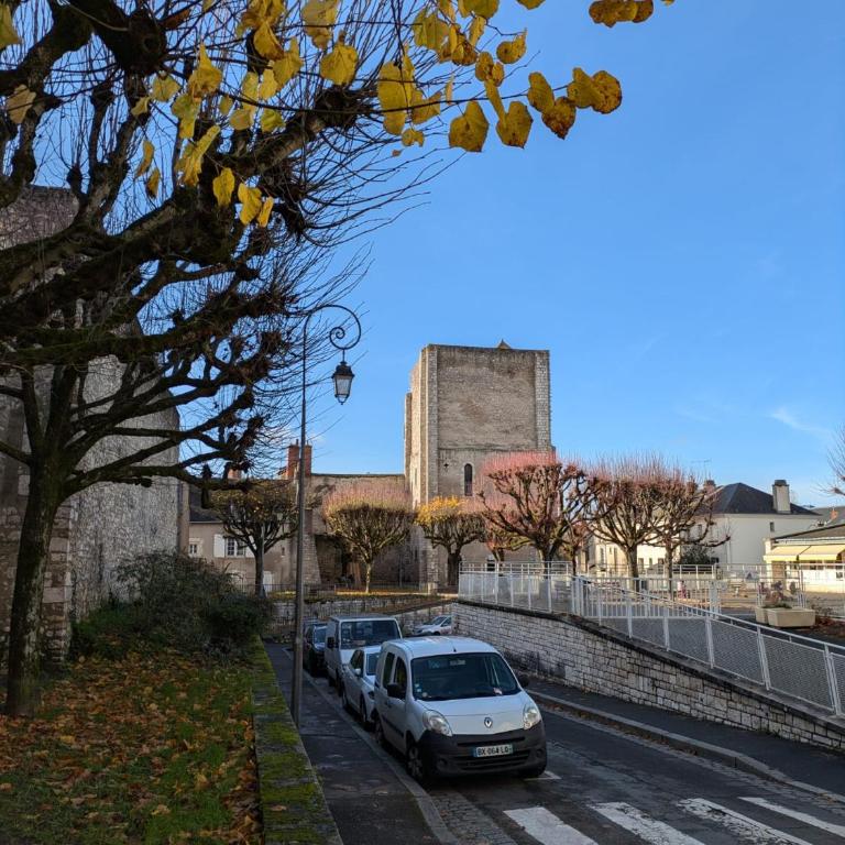 Le Donjon Beauvoir - gîte insolite au cœur de Blois - Two-Bedroom Apartment - 42