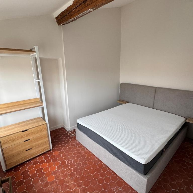 #401 Heart of Vieil Antibes - Place Nationale-High-End Newly Renovated & Furnished Appartment - Appartement 2 Chambres - 11