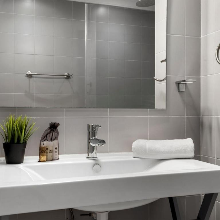 SKOL apartment in Marbella by Costarentals - M27 - Apartamento Estudio - 16