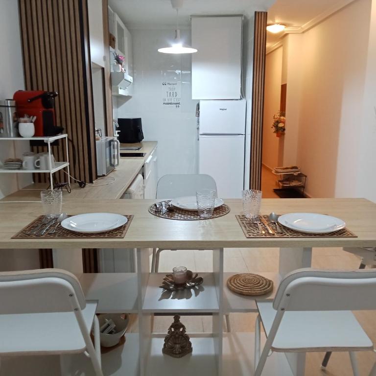 TORREVIEJA centre - Two-Bedroom Apartment - 4