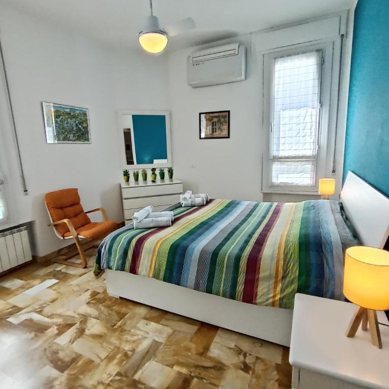 Family Haven a roomy and cosy suite just 200 mt from Lake Como with free parking garage! - Appartamento con 2 Camere da Letto - 16