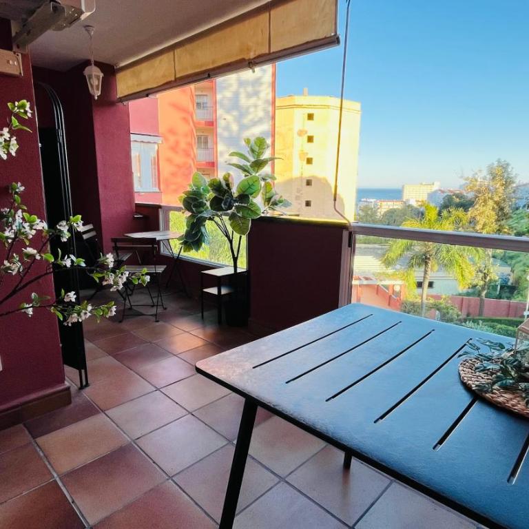 Bueno, bonito y barato Benalmádena Costa - Two-Bedroom Apartment - 1