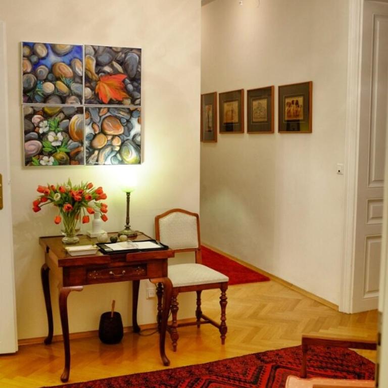 Altbauapartment am Stadtpark mit Uhrturmblick - Apartment - 24