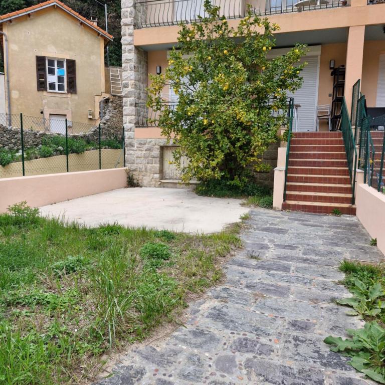 Superbe Rez-de-Jardin refait à neuf. - Appartement 2 Chambres - 2