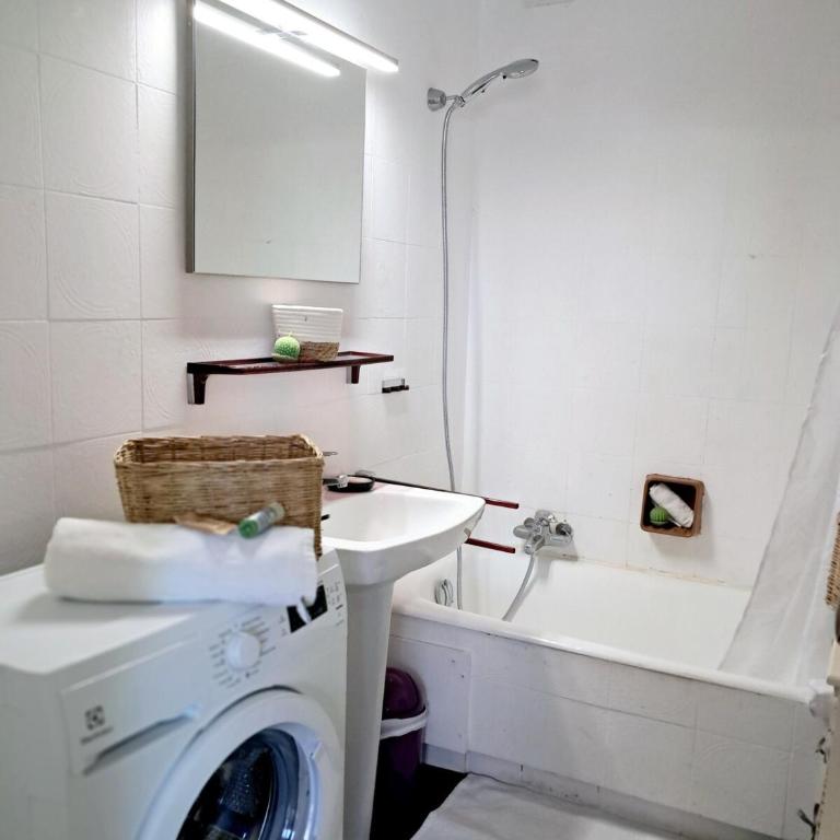 Appartement au calme aperçu mer et collines 2 personnes - Appartement 1 Chambre - 3